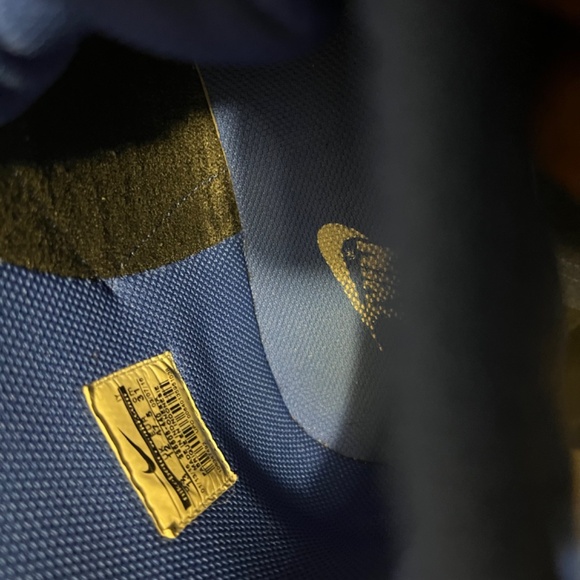 Nike - Picture 5 of 9